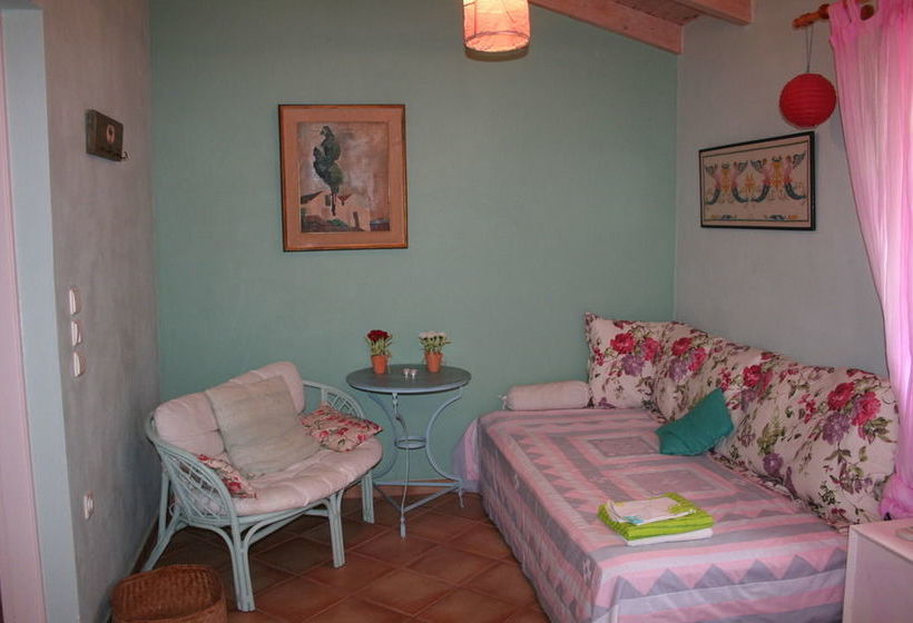 פנסיון Terry Land Village