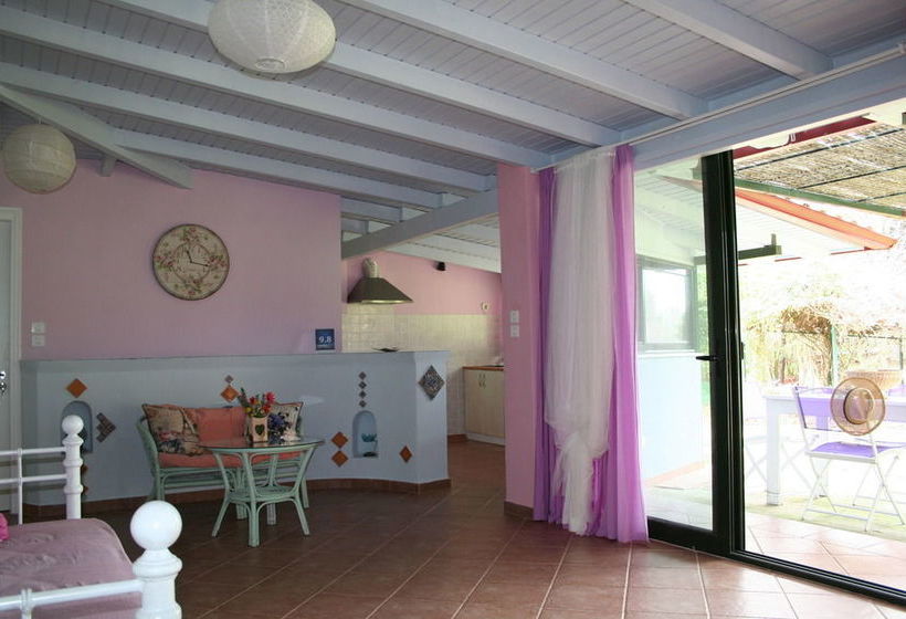 פנסיון Terry Land Village