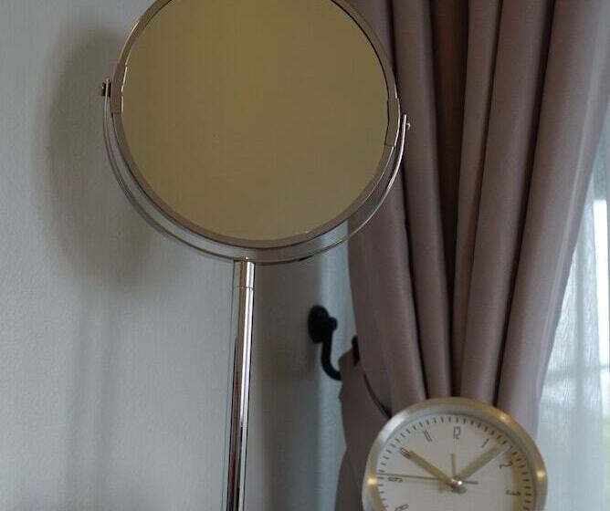 Пансион Vish Hotel And Cafe