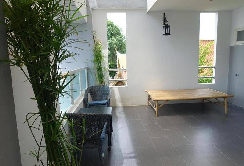 ペンション White Monkey Guesthouse