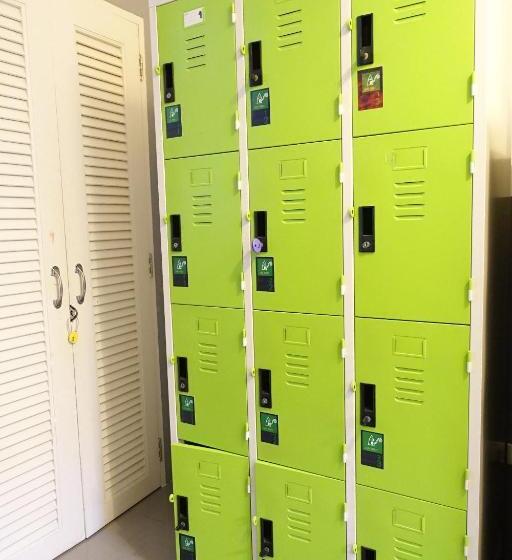 ペンション White Monkey Guesthouse