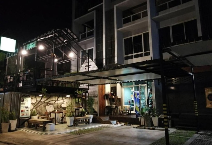 ペンション White Monkey Guesthouse