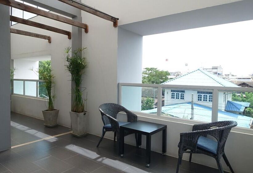 ペンション White Monkey Guesthouse