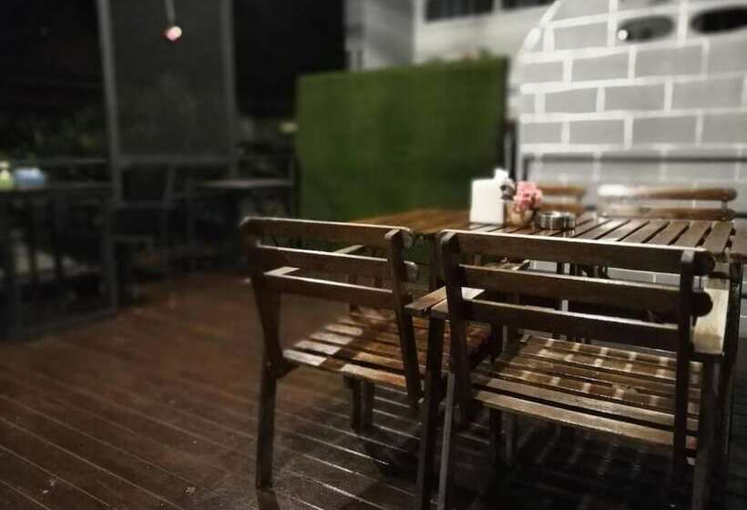 ペンション White Monkey Guesthouse