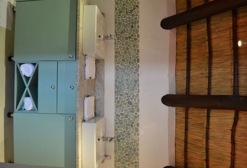 Raptors Wildlife Escapes