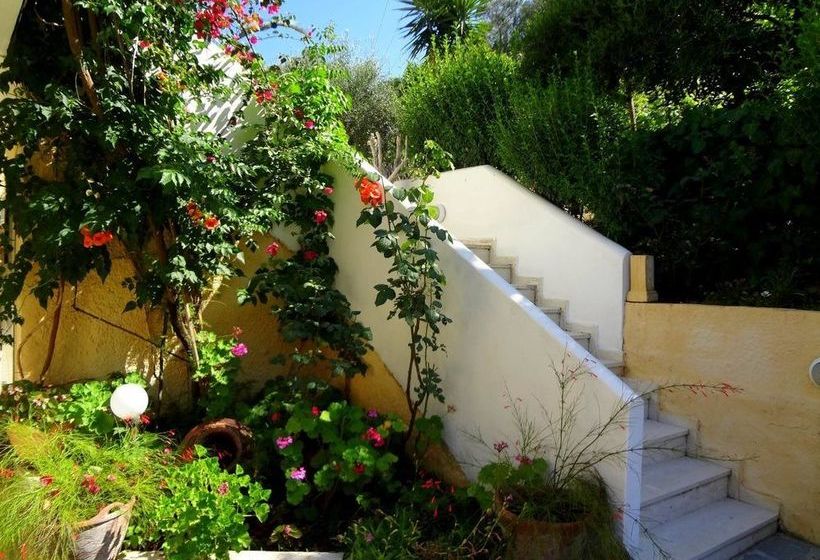 Veroniki Studios & Apartments