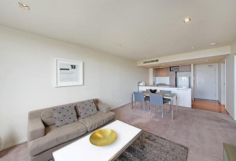 Wyndel Apartments   Harbour Watch