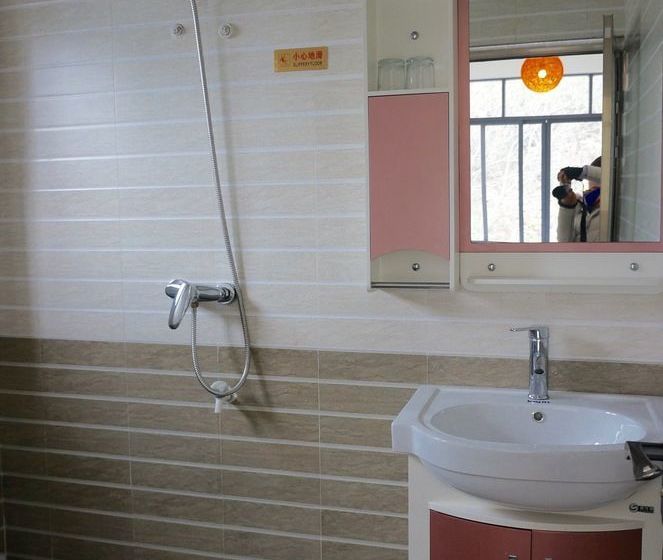 Wada Hostel By The Yulong Local Village Branch