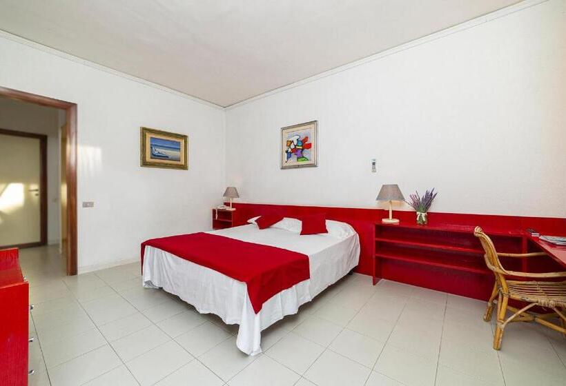 Eraora Hotel Village