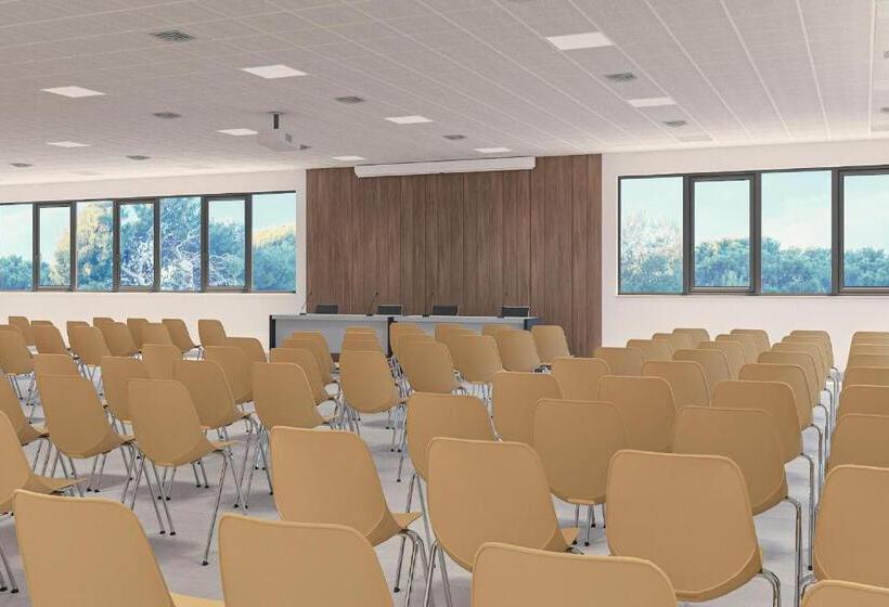 Eraora Hotel Village