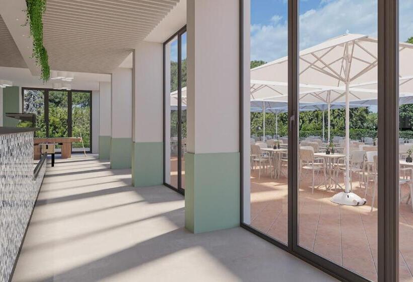 Eraora Hotel Village