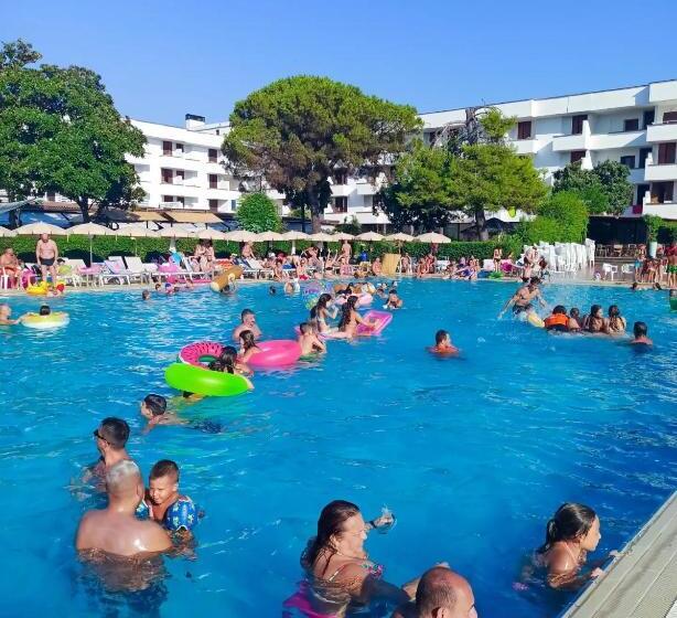 Eraora Hotel Village