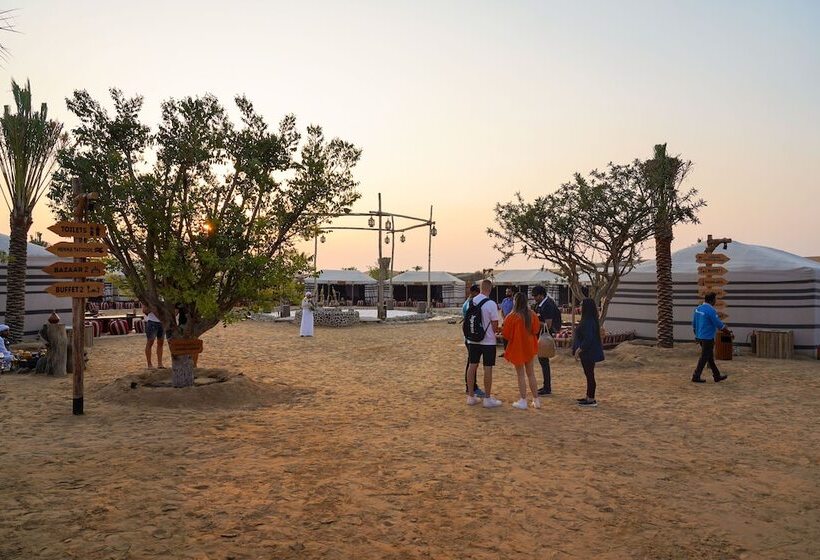 Отель Al Khayma Camp Elite Glamping & Dining In Experience