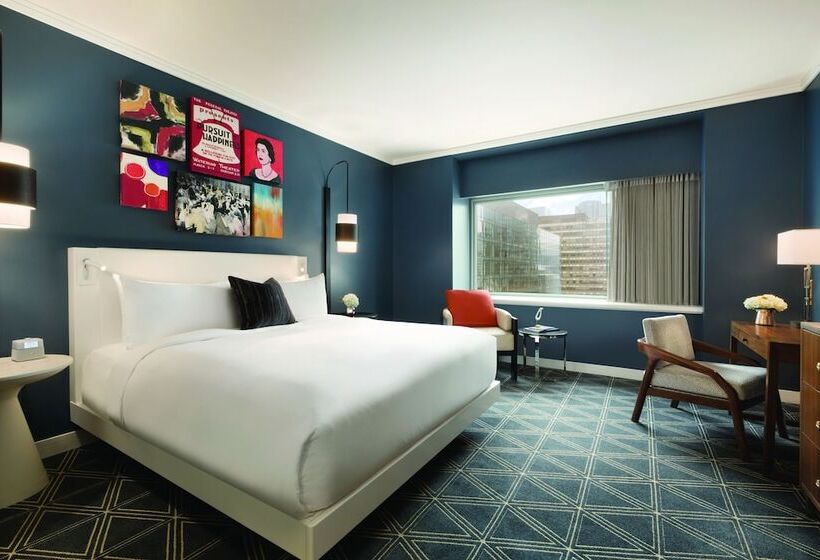 ホテル Fairmont The Queen Elizabeth Gold Experience