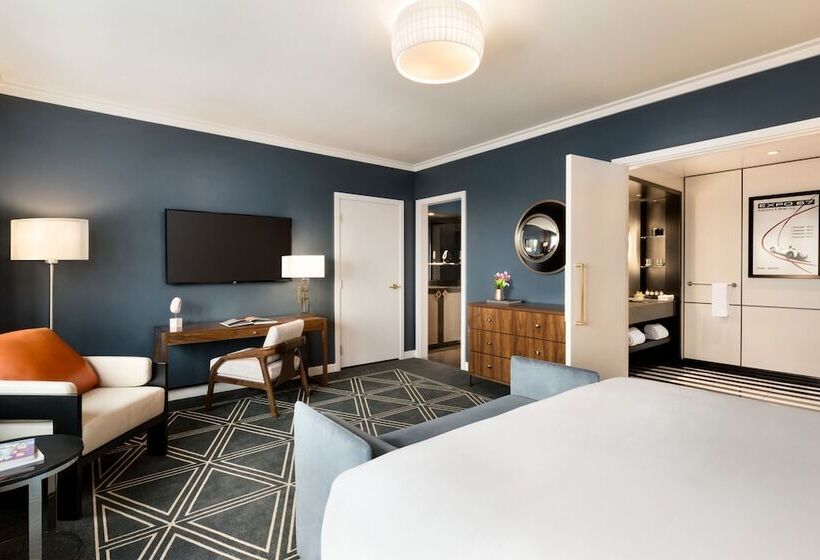 ホテル Fairmont The Queen Elizabeth Gold Experience