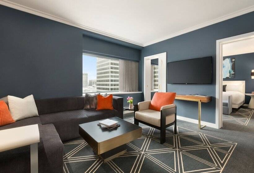 ホテル Fairmont The Queen Elizabeth Gold Experience