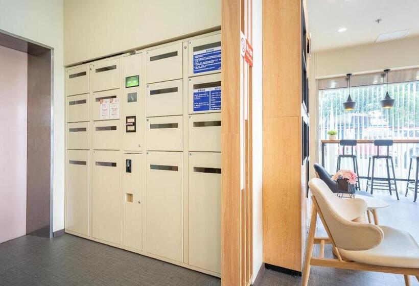 Hanting Hotel Shanghai Qingpu Caoying Road Metro Station