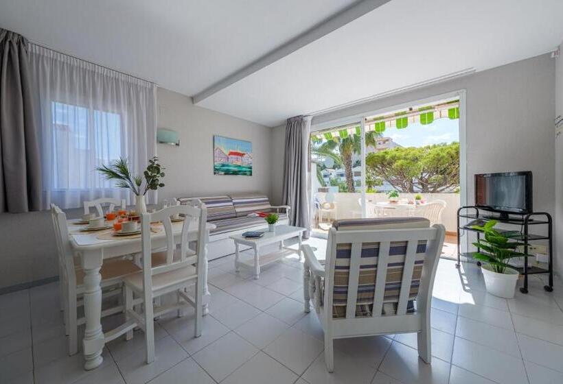 Apartamentos Estival Park