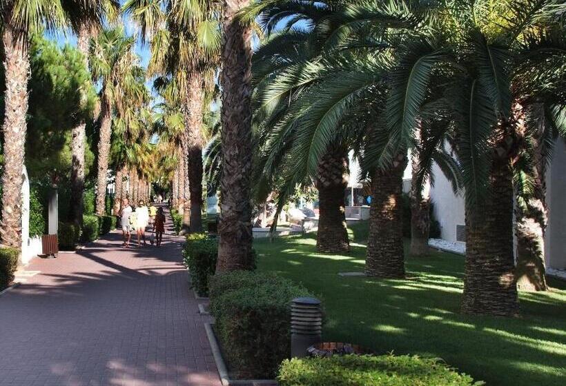 Apartamentos Estival Park