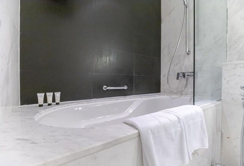 اقامتگاه Emaar Fashion Avenue – Formerly Address Dubai Mall Four Apple