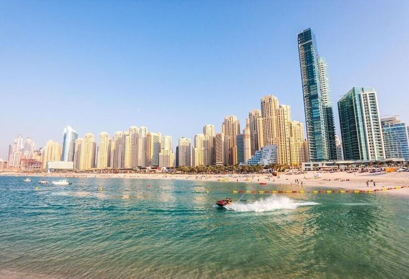 Bollywood Beach Hostel