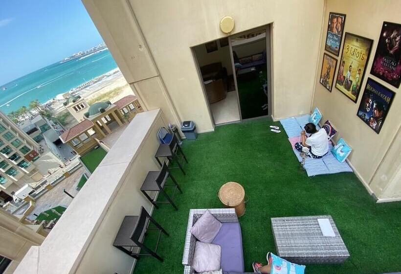 Bollywood Beach Hostel