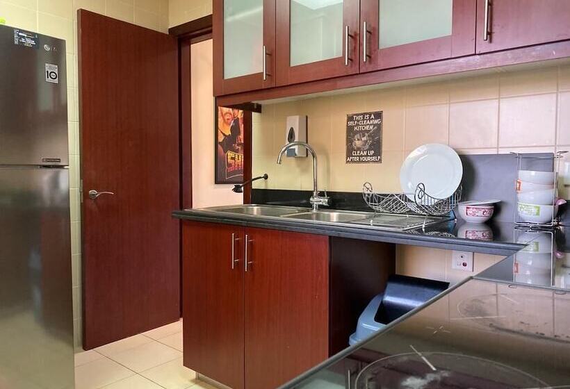 Bollywood Beach Hostel