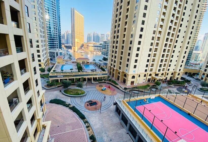 Bollywood Beach Hostel