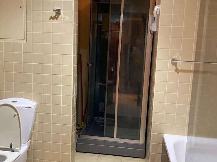 Bollywood Beach Hostel