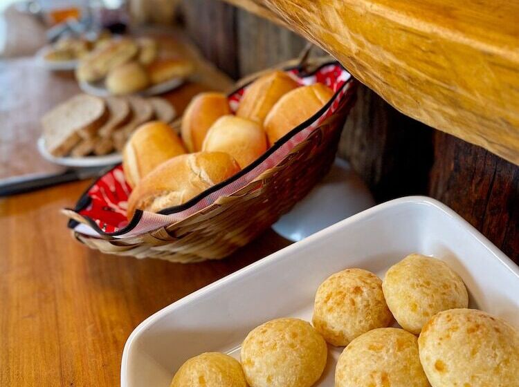 בית מלון כפרי Pousada A Gruta