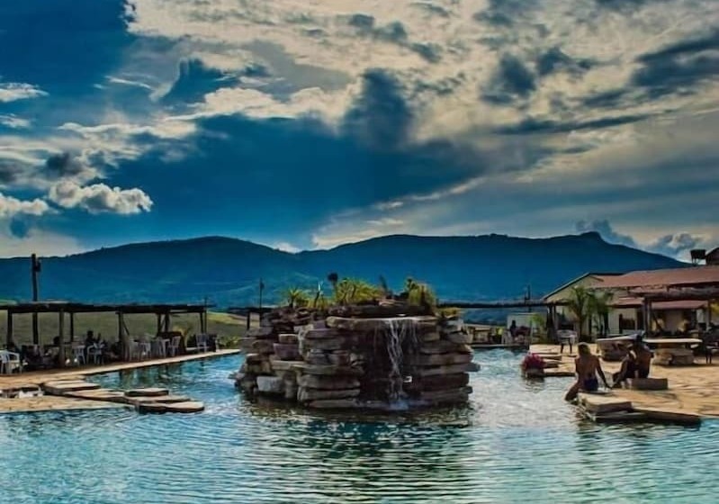 בית מלון כפרי Pousada A Gruta