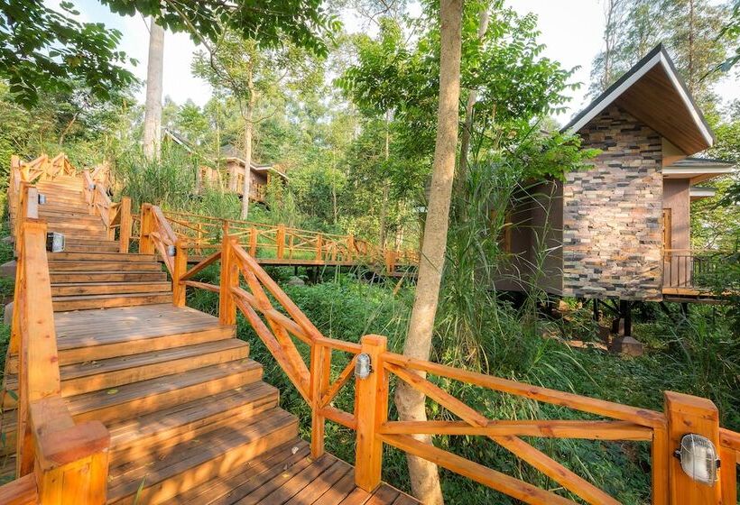 هتل Chimpundu Lodge