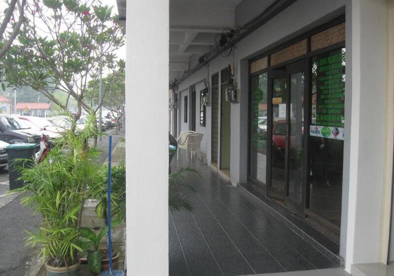 1 Baron Motel