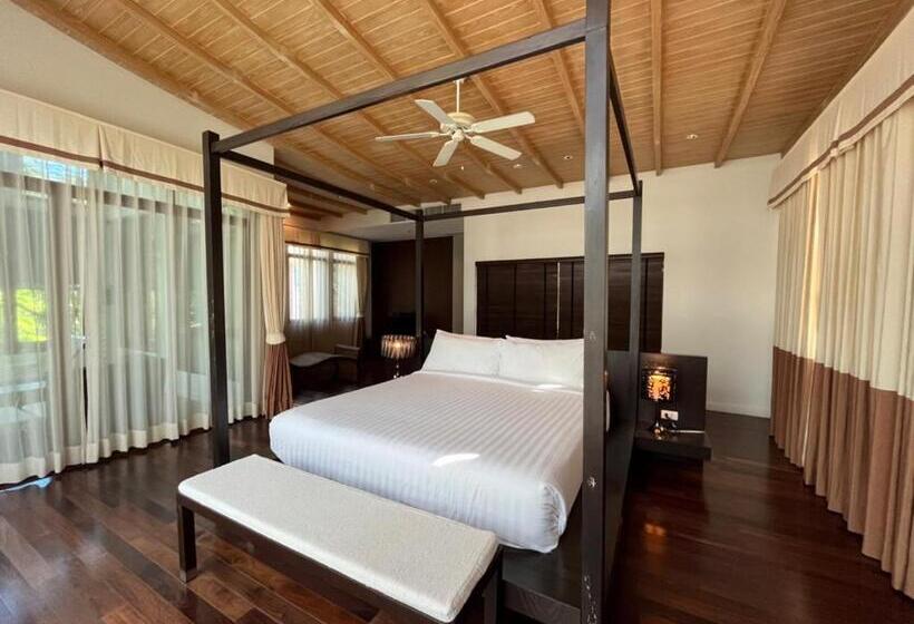 Amatapura Beachfront Villa 10 , Sha Certified