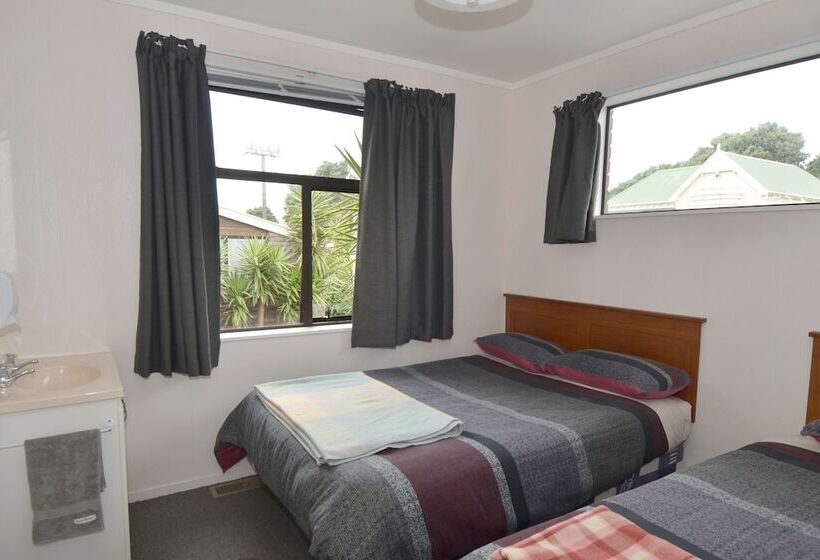 Arcadia   Hostel
