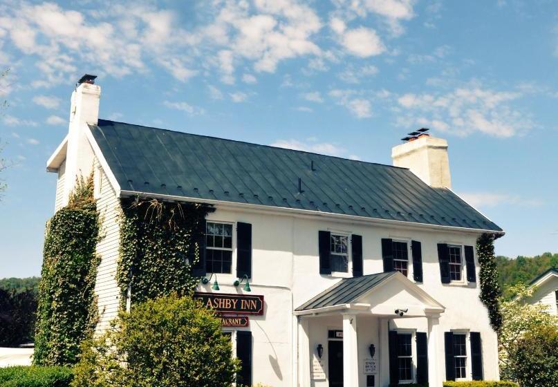 مبيت وإفطار Ashby Inn & Restaurant