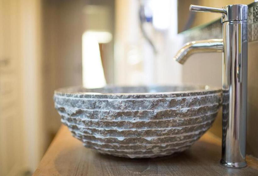 مبيت وإفطار Aux Charmes De Maintenon