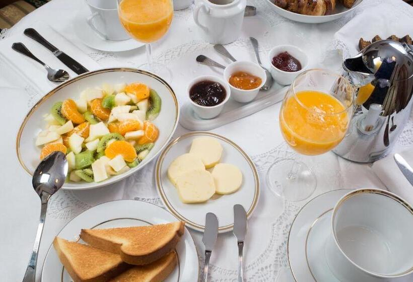 مبيت وإفطار Aux Charmes De Maintenon