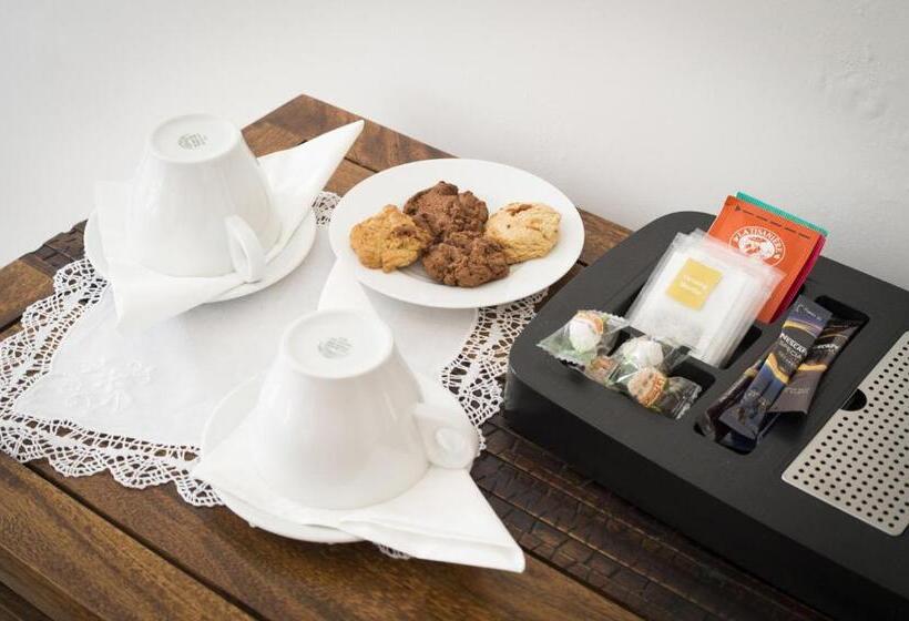 مبيت وإفطار Aux Charmes De Maintenon