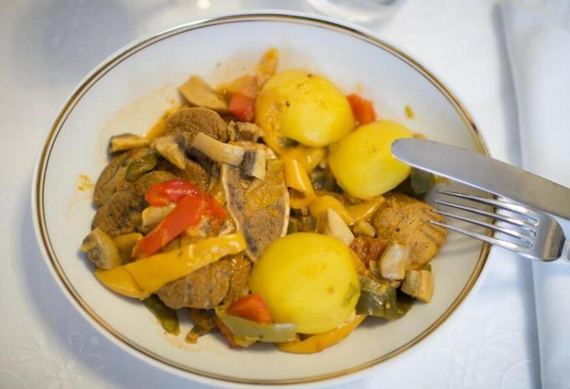 مبيت وإفطار Aux Charmes De Maintenon