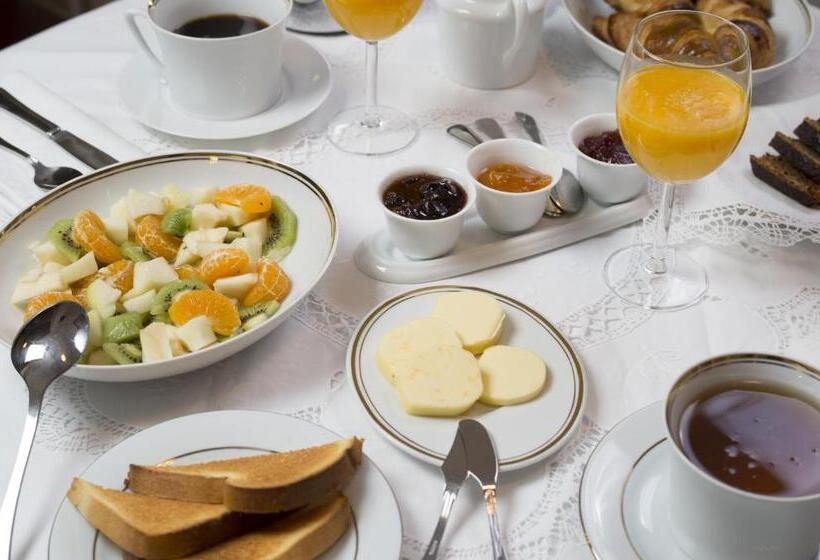 مبيت وإفطار Aux Charmes De Maintenon