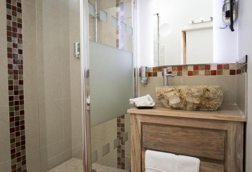 مبيت وإفطار Aux Charmes De Maintenon