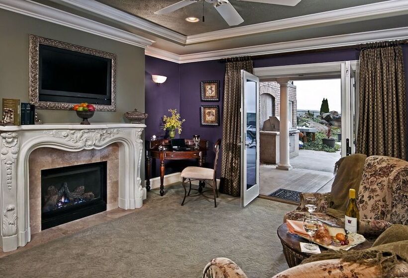 مبيت وإفطار Cameo Heights Mansion And The Vine Fine Dining Restaurant