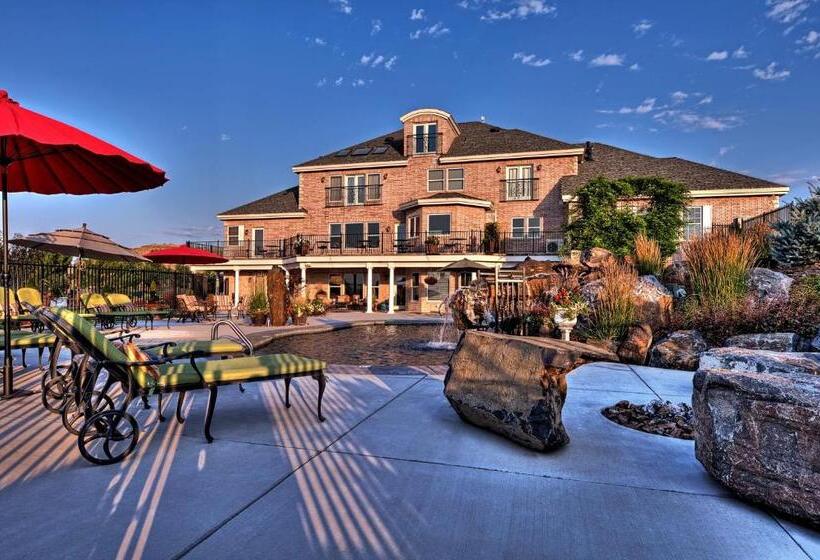 مبيت وإفطار Cameo Heights Mansion And The Vine Fine Dining Restaurant