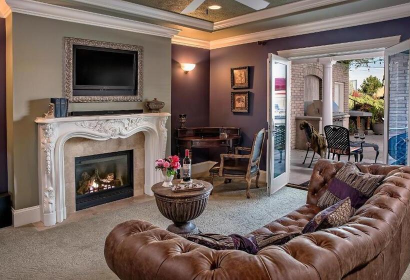 مبيت وإفطار Cameo Heights Mansion And The Vine Fine Dining Restaurant