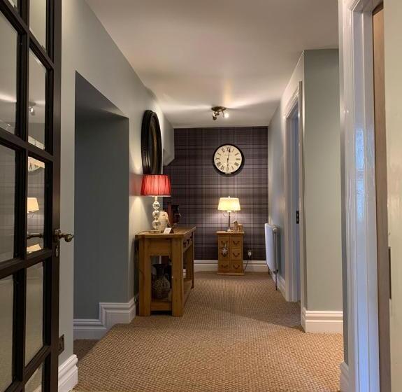 مبيت وإفطار Crawfield Grange