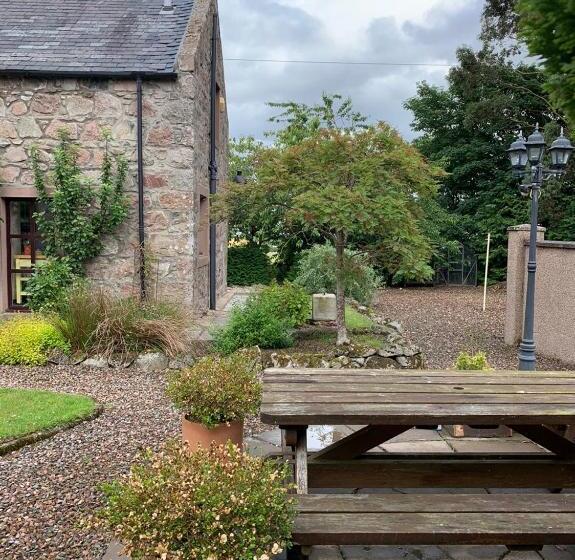 مبيت وإفطار Crawfield Grange