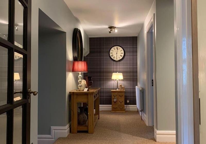 مبيت وإفطار Crawfield Grange