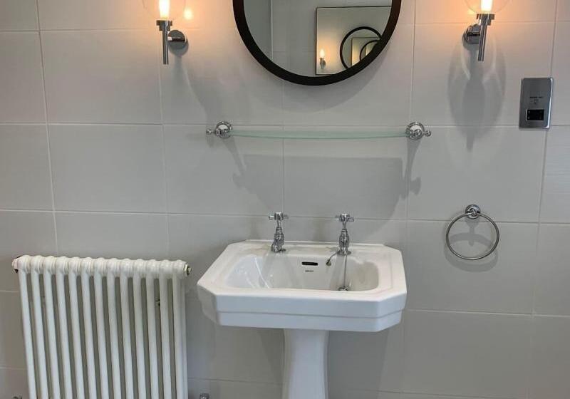 مبيت وإفطار Crawfield Grange