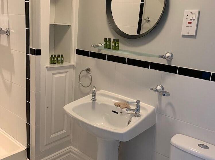 مبيت وإفطار Crawfield Grange